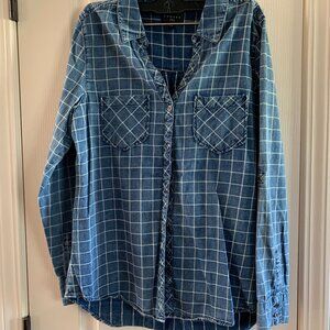 Womens Vneck Button down top